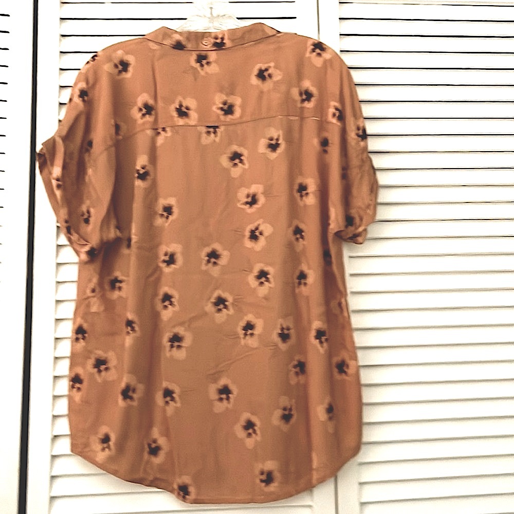 POLANI Button-Up Blouse - Picture 3 of 8